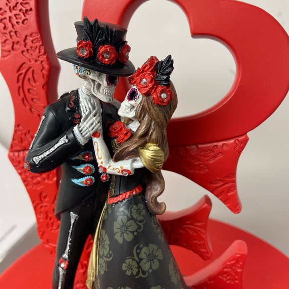 Bradford Exchange Romantic Sugar Sculp Figurine “ True Love is Forever” - Picture 2 of 4
